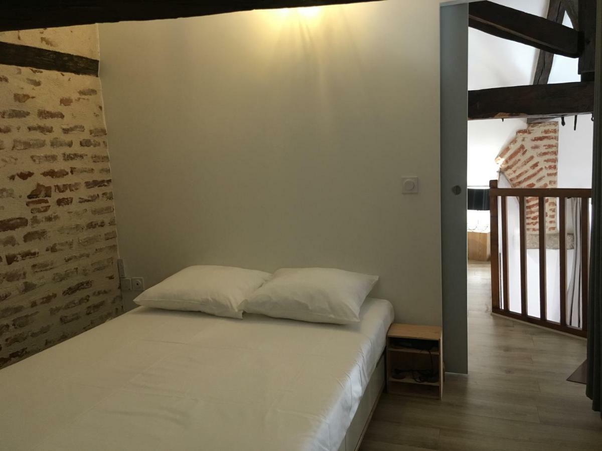 Le Loft Du Chateau Du Roi Каор Экстерьер фото