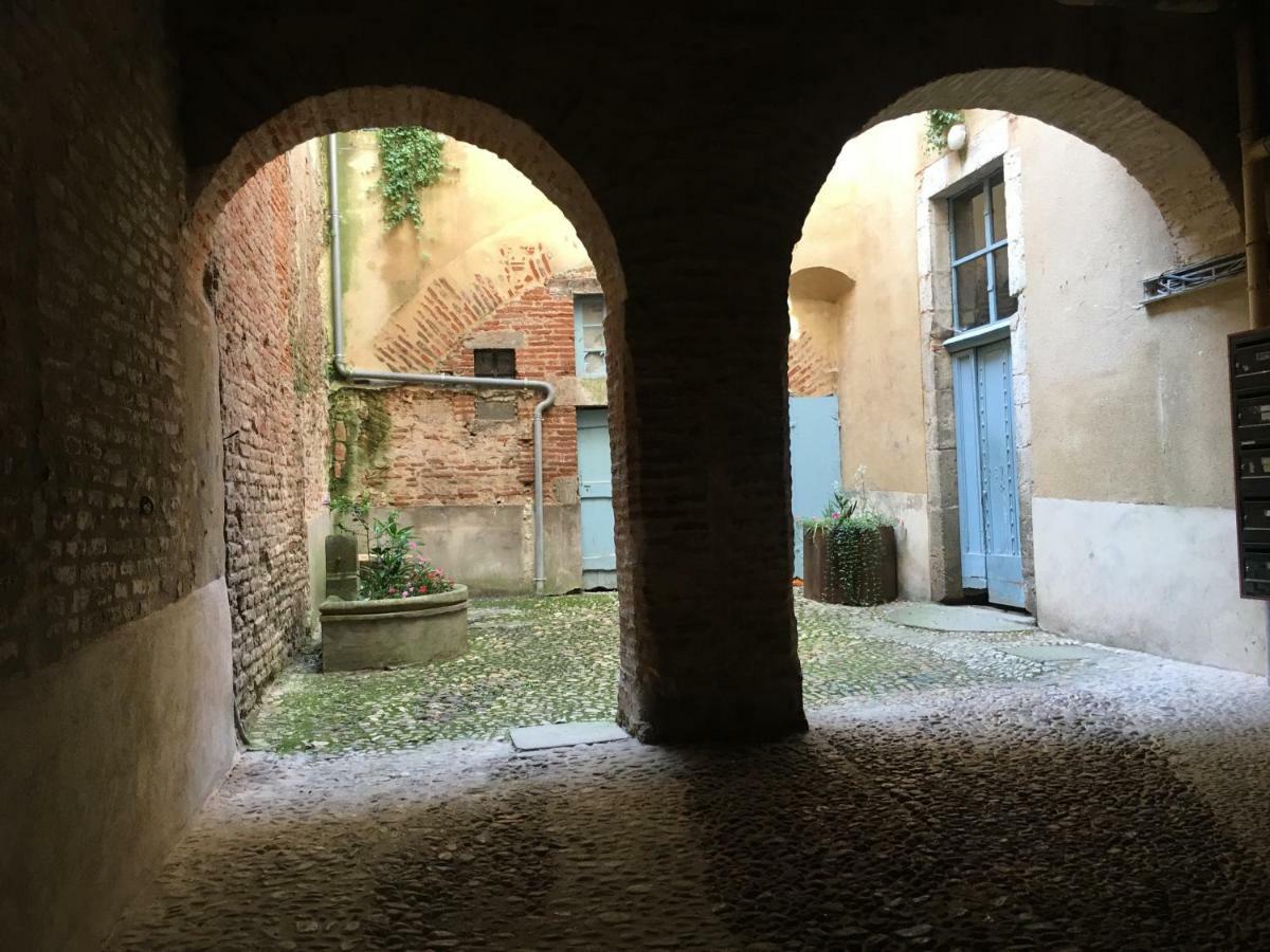 Le Loft Du Chateau Du Roi Каор Экстерьер фото