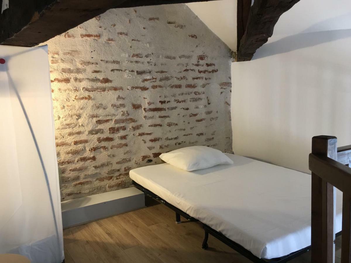Le Loft Du Chateau Du Roi Каор Экстерьер фото