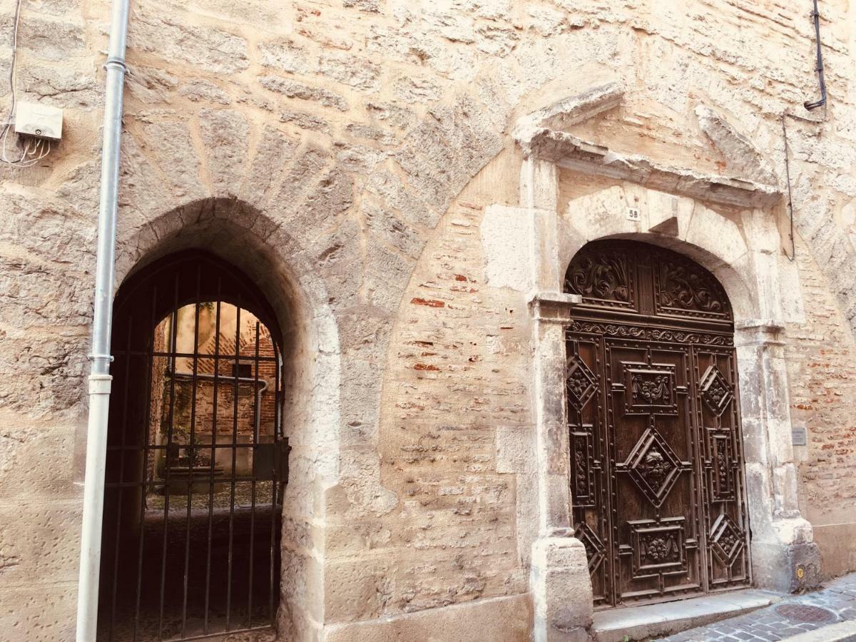 Le Loft Du Chateau Du Roi Каор Экстерьер фото